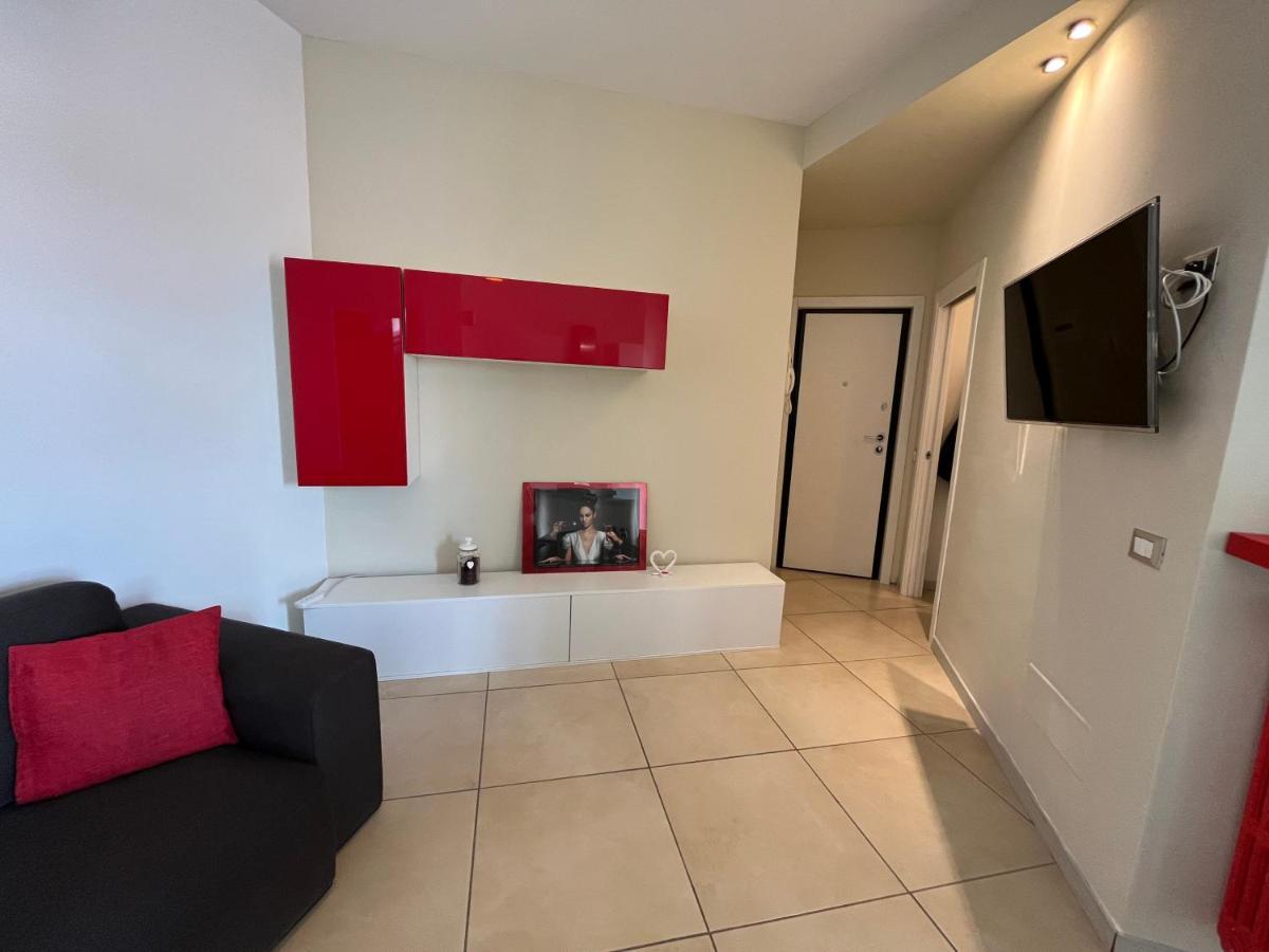 Bilocale In Centro - 10Km Da Malpensa Apartment Галарате Екстериор снимка
